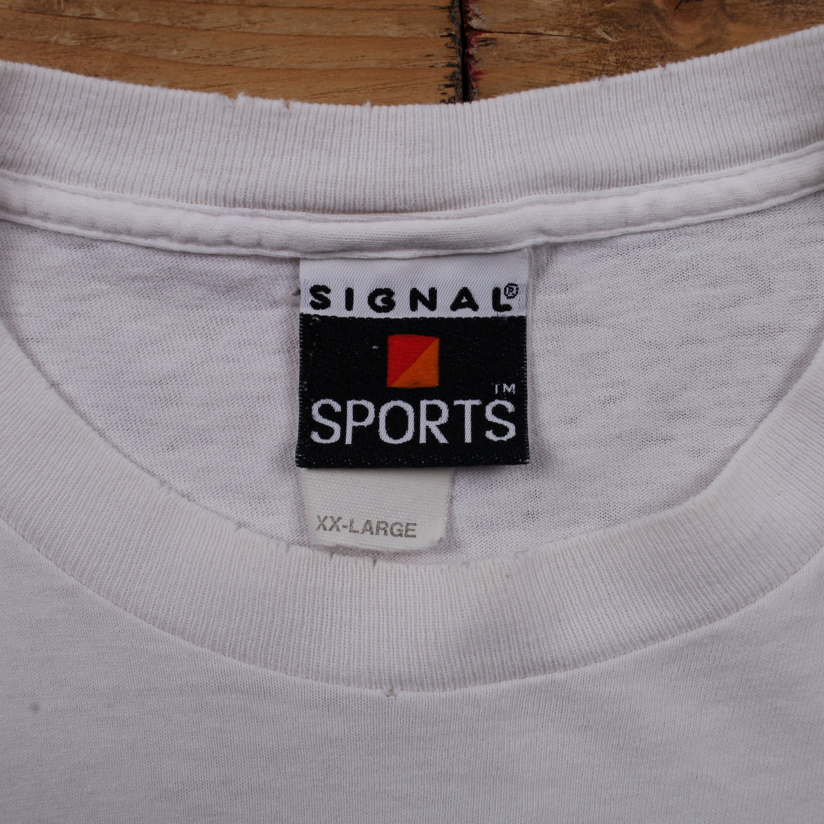 Vintage Signal Sports T-Shirt 2XL Mens 90s White Shark Ocean Beach Single Stitch
