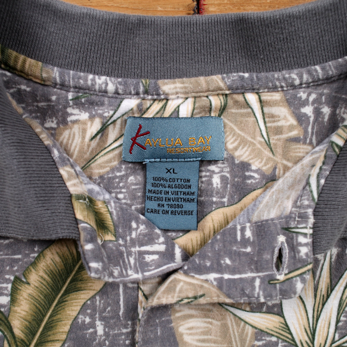 Kahlua Bay Polo Shirt XL Mens 00s Grey Tropical Floral Print 100% Cotton Surf