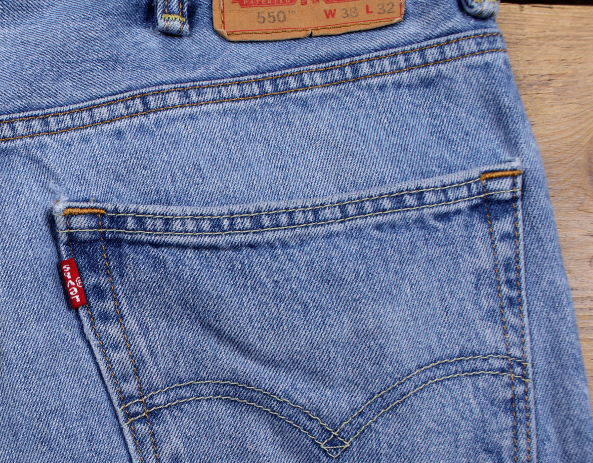 Levis 550 Jeans 38x32 Mens Blue Relaxed Taper Light Stonewash Red Tab Denim