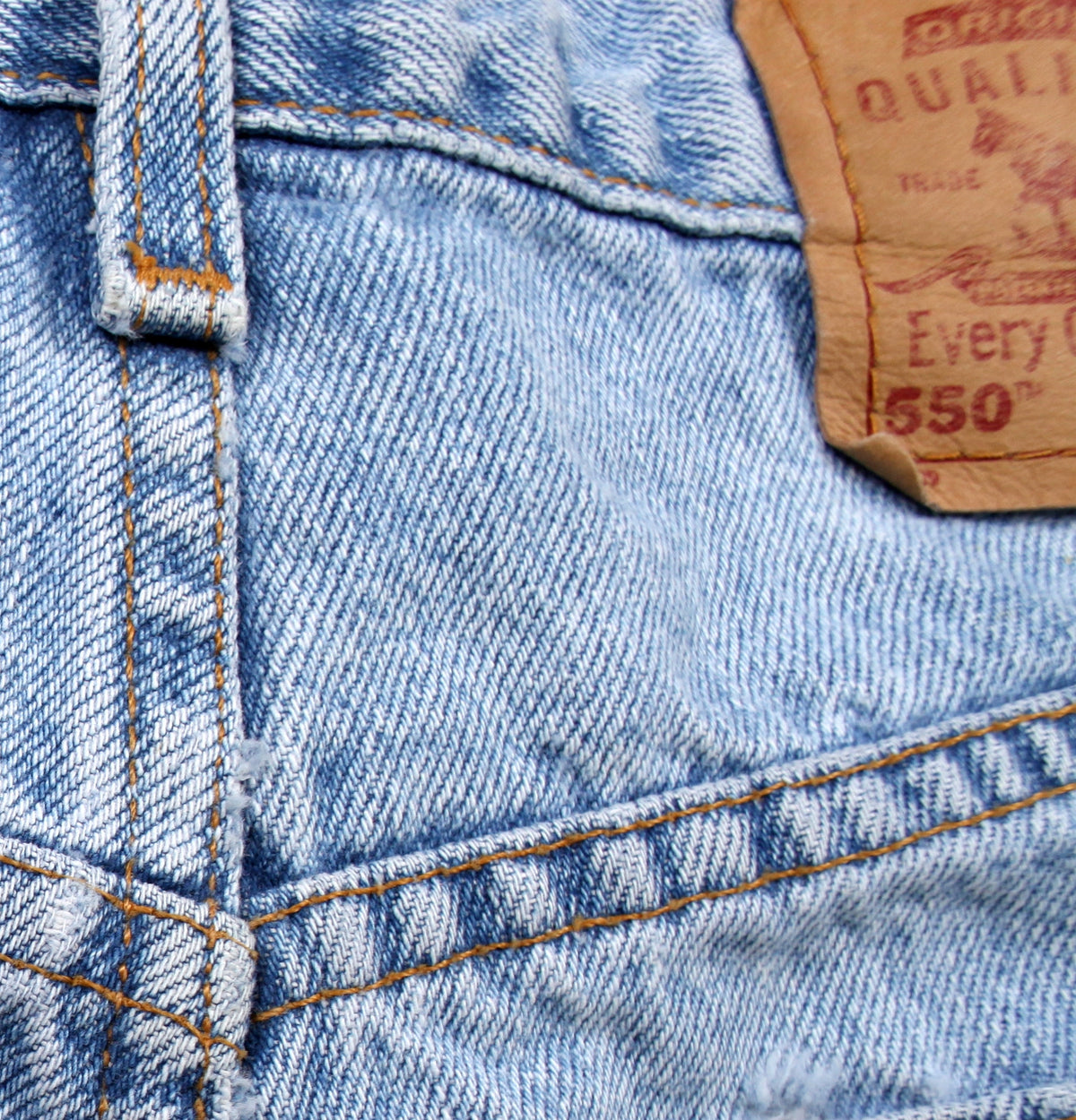 Vintage Levis 550 Denim Shorts Jorts 34 90s Blue Light Wash Mid Rise Relaxed Fit