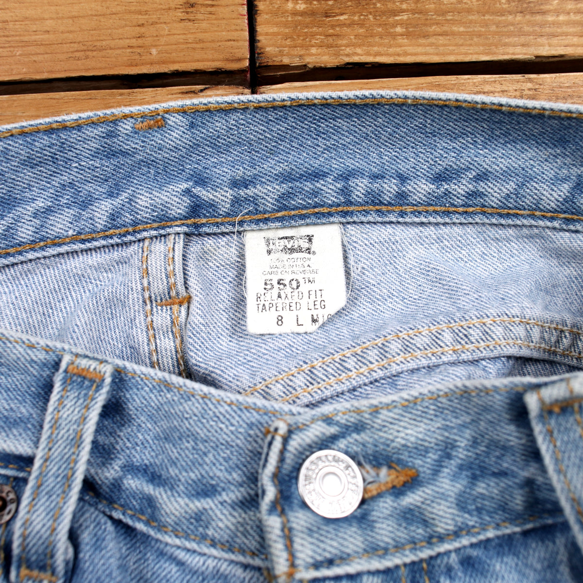 Levis 550 Jeans 27x33 Womens Blue Relaxed Taper USA Made Light Stonewash Denim