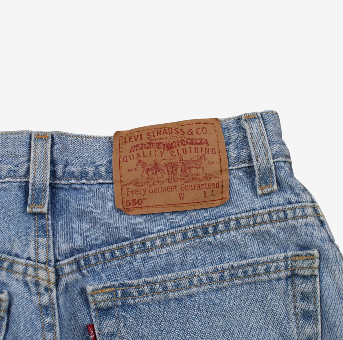 Levis 550 Jeans 27x33 Womens Blue Relaxed Taper USA Made Light Stonewash Denim