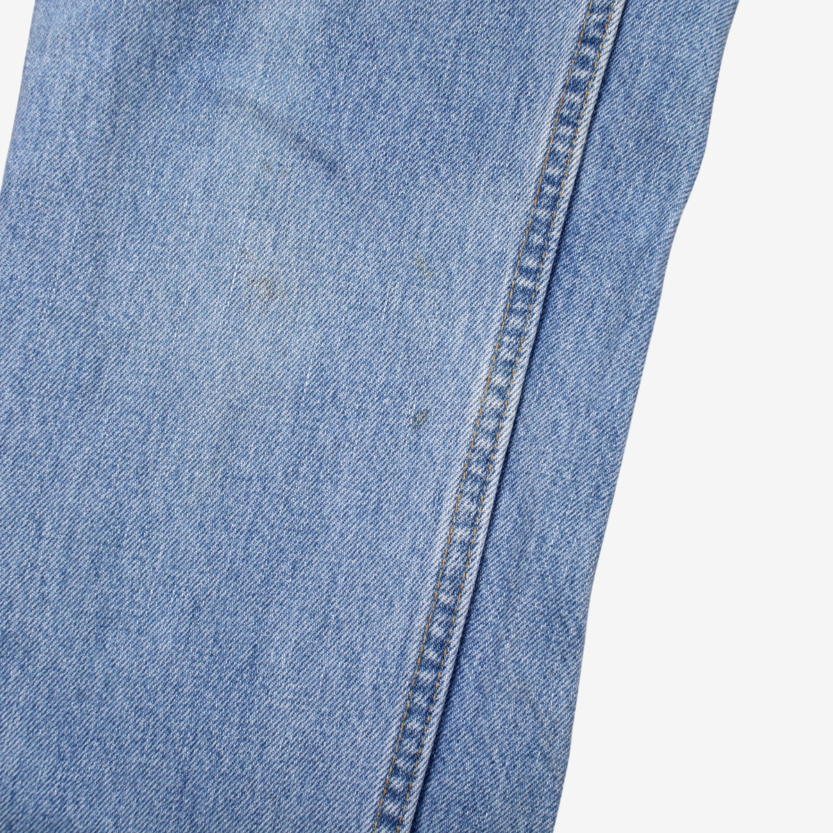 Levis 550 Jeans 27x33 Womens Blue Relaxed Taper USA Made Light Stonewash Denim