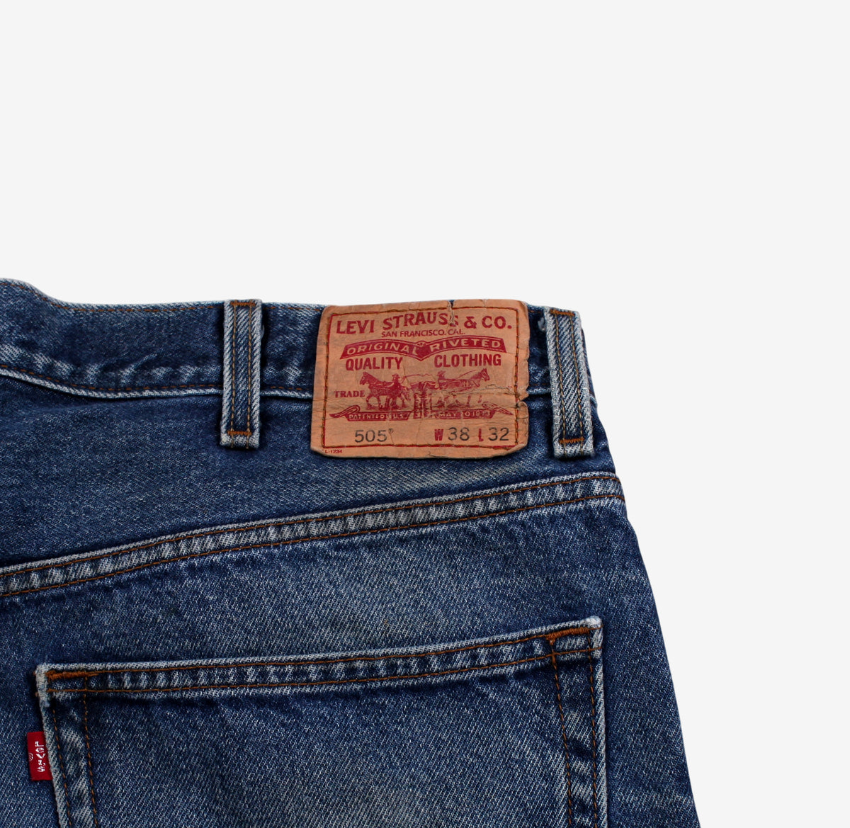 Levis 505 Jeans 38x32 Blue Regular Straight Faded Zip Fly Red Tab Classic Denim