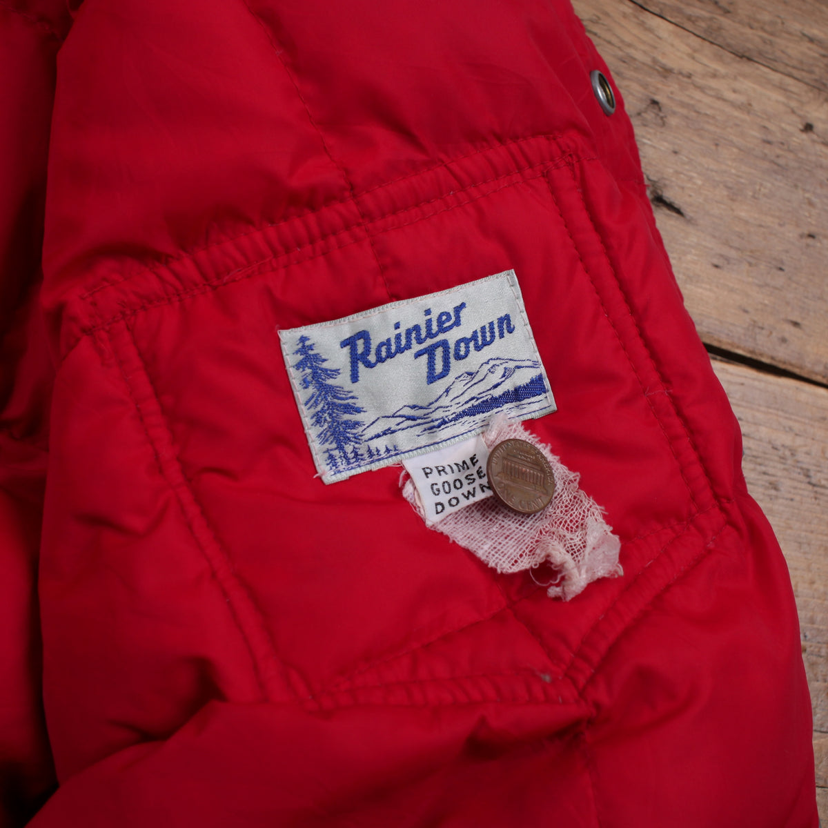 Vintage Rainier Down Puffer Jacket L Mens 80s Red Nylon Insulated Warm