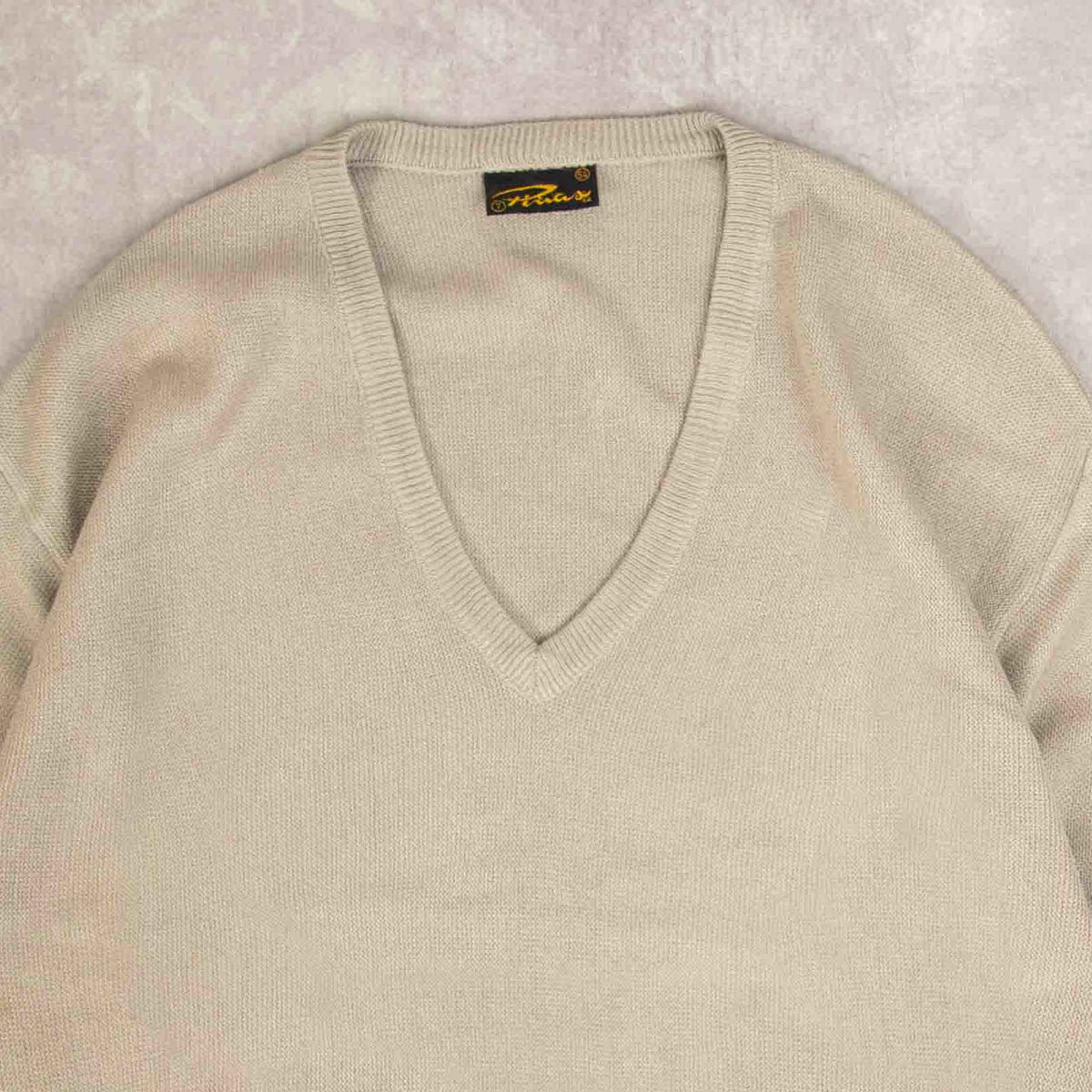 MEN'S VINTAGE 1980S V-NECKKNITTED JUMPER - LARGE