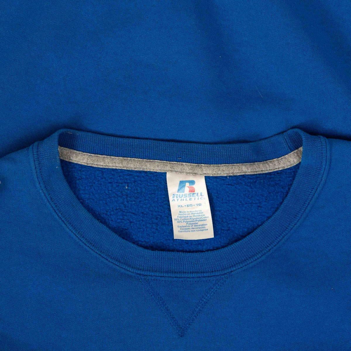 MEN'S VINTAGE RUSSELL ATHLETIC BLANK SWEATSHIRT - X-LARGE