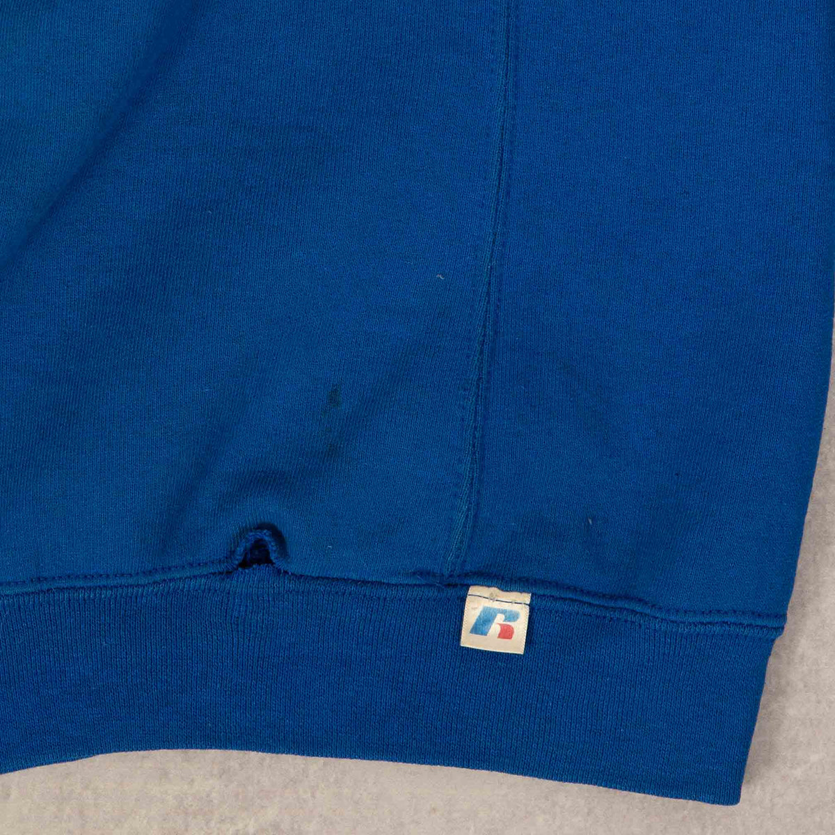 MEN'S VINTAGE RUSSELL ATHLETIC BLANK SWEATSHIRT - X-LARGE
