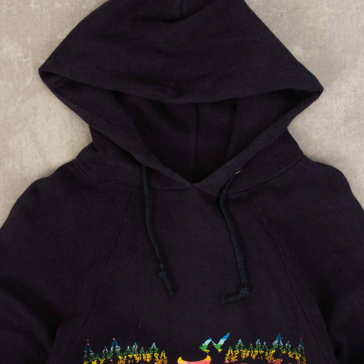 WOMEN'S VINTAGE 1980S LUTHER CREST RAGLAN HOODED SWEATSHIRT - MEDIUM