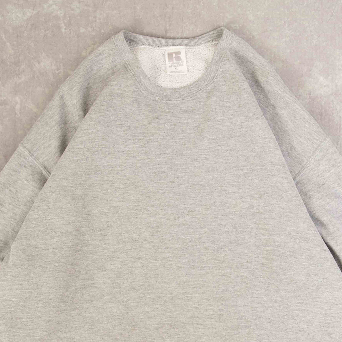 WOMEN'S VINTAGE 1990S RUSSELL ATHLETIC BLANK SWEATSHIRT - X-LARGE