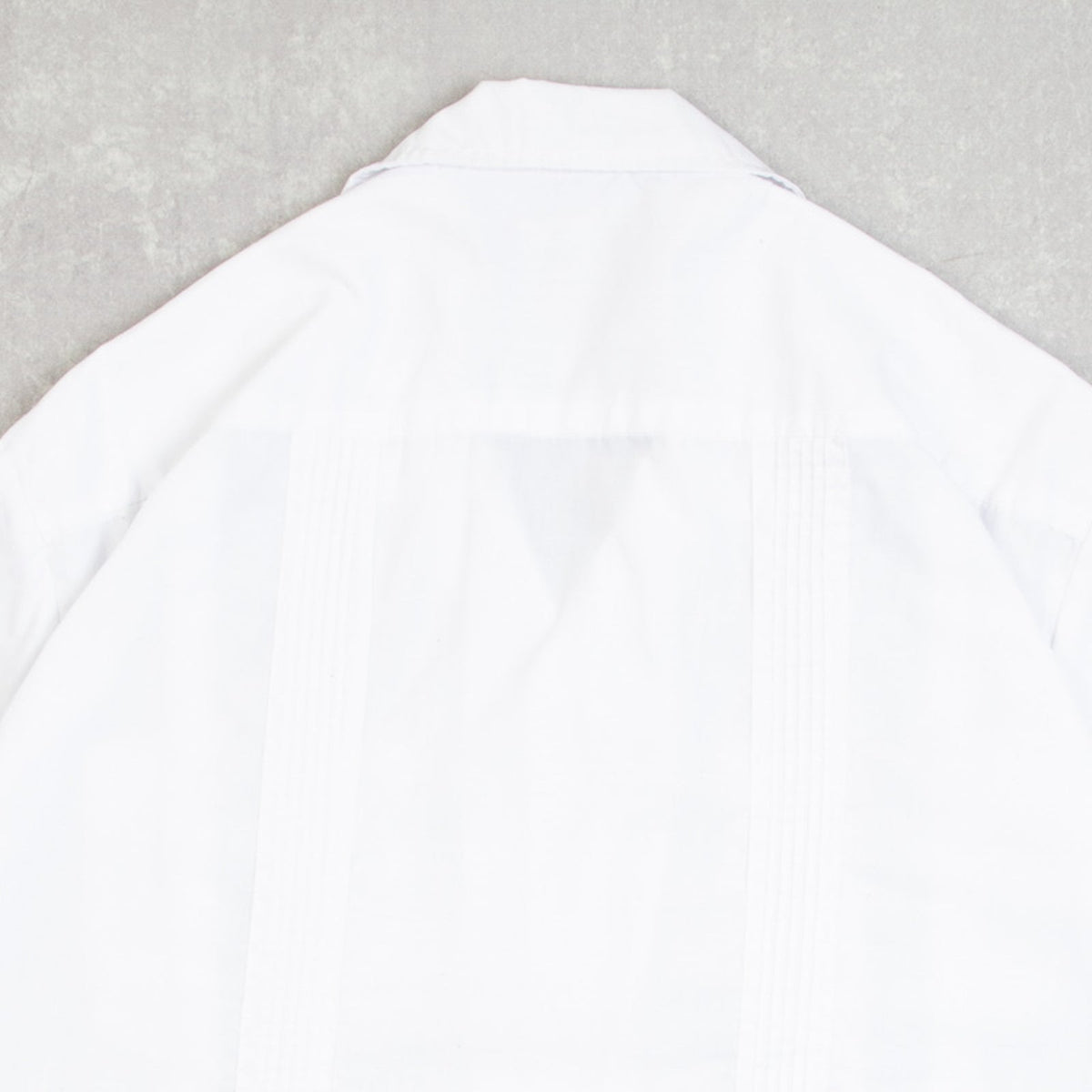 MEN'S VINTAGE 1990S CUBAN GUAYABERA SHIRT - LARGE