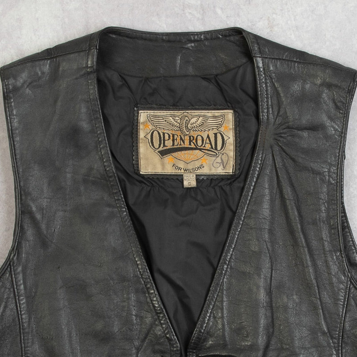 MEN'S VINTAGE 1990S LEATHER VEST JACKET - SMALL