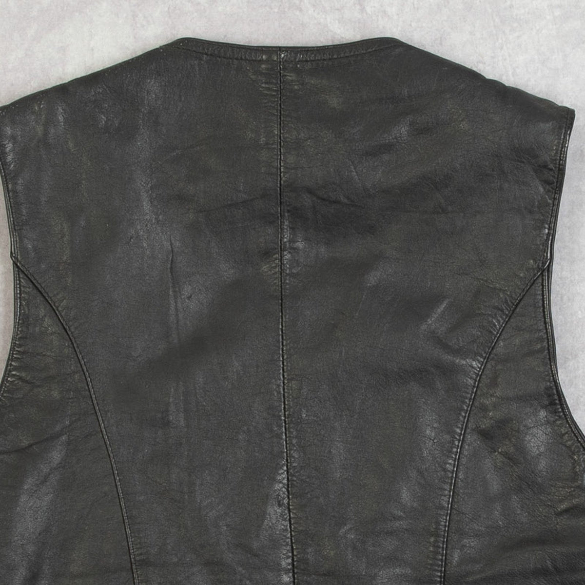 MEN'S VINTAGE 1990S LEATHER VEST JACKET - SMALL