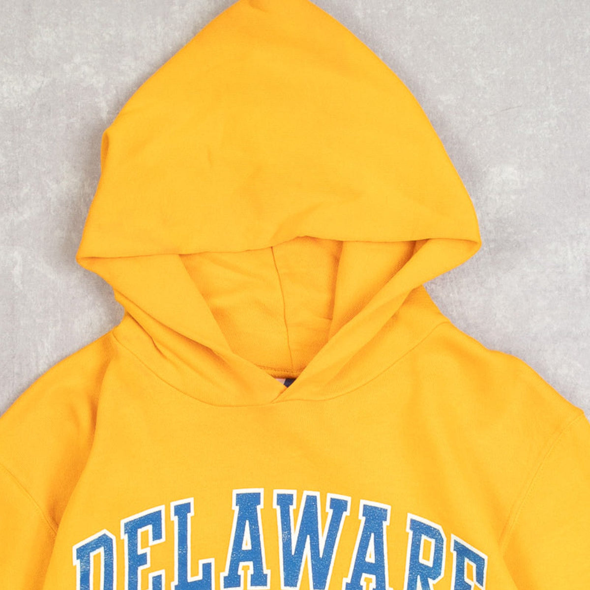 MEN'S VINTAGE RUSSELL ATHLETIC DELAWARE HOODED SWEATSHIRT - SMALL