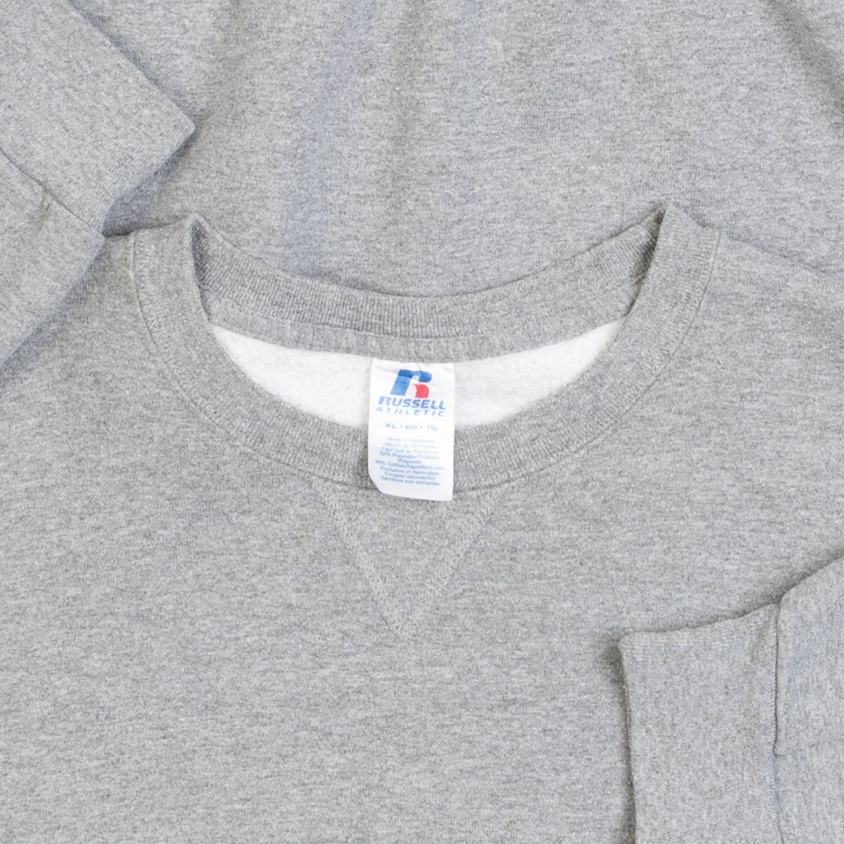 MEN'S VINTAGE RUSSELL ATHLETIC BLANK SWEATSHIRT - X-SMALL
