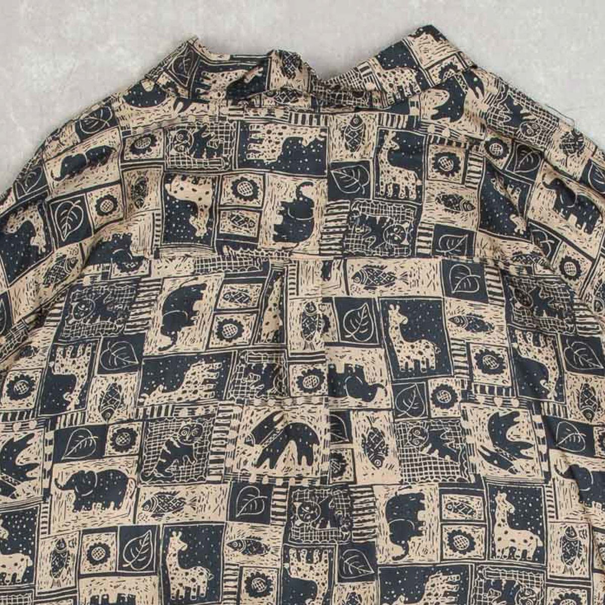 MEN'S VINTAGE 1990S HAWAIIAN SHORT SLEEVE PATTERNED SHIRT - XX-LARGE