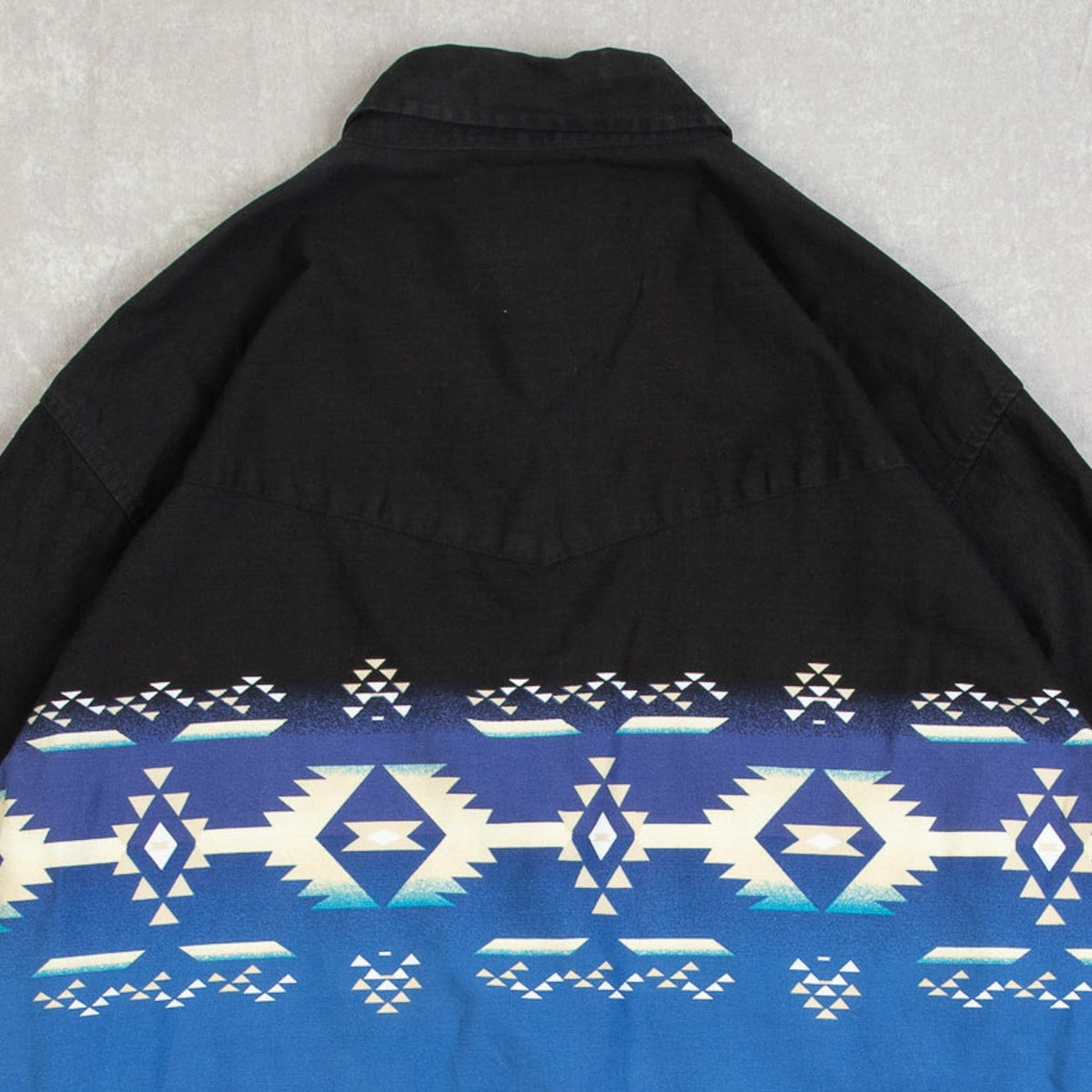 MEN'S VINTAGE 1990S NAVAJO PATTERNED WESTERN SHIRT - LARGE