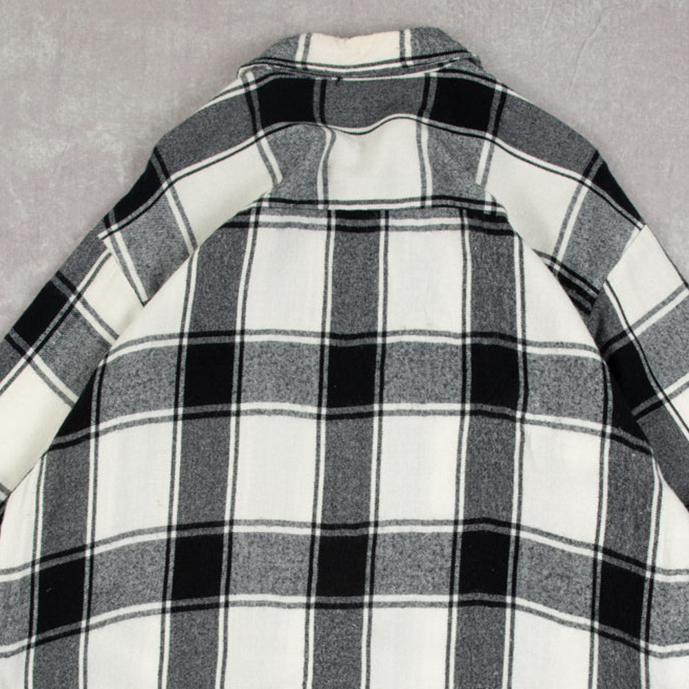 MEN'S VINTAGE 1990S CHECKED WOOL STYLE FLANNEL SHIRT - LARGE