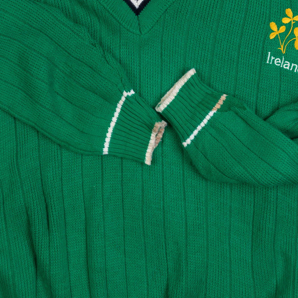 WOMEN'S VINTAGE 1970S IRELAND V-NECK KNITTED JUMPER - LARGE