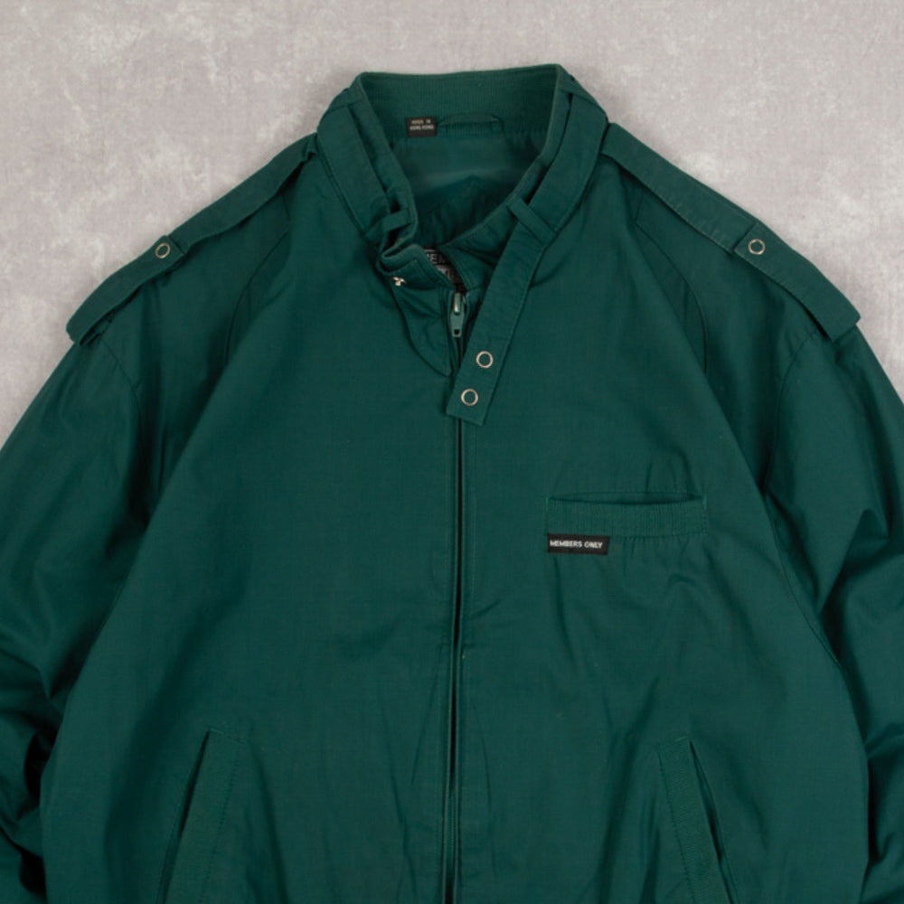 MEN'S VINTAGE MEMBERS ONLY UTILITY BOMBER JACKET - LARGE