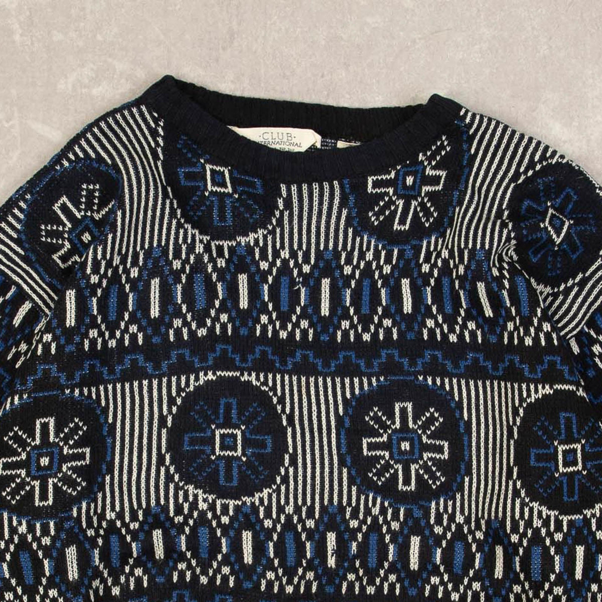 WOMEN'S VINTAGE 1990S PATTERNED KNITTED JUMPER - LARGE