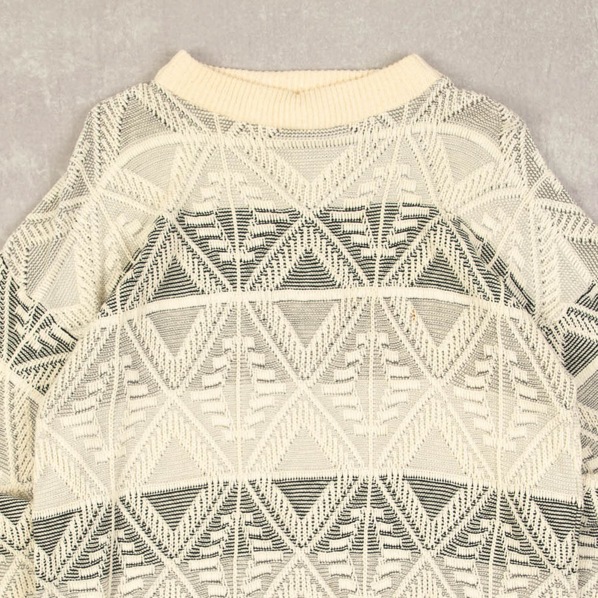 WOMEN'S VINTAGE 1980S PATTERNED STRUCTURED KNITTED JUMPER - MEDIUM