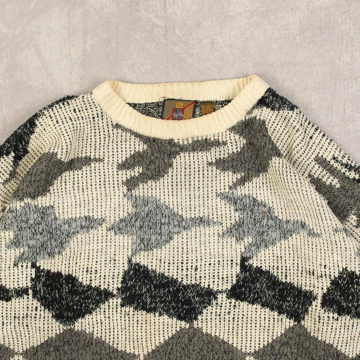 WOMEN'S VINTAGE 1990S BOXY STRUCTURED PATTERNED KNITTED JUMPER - LARGE
