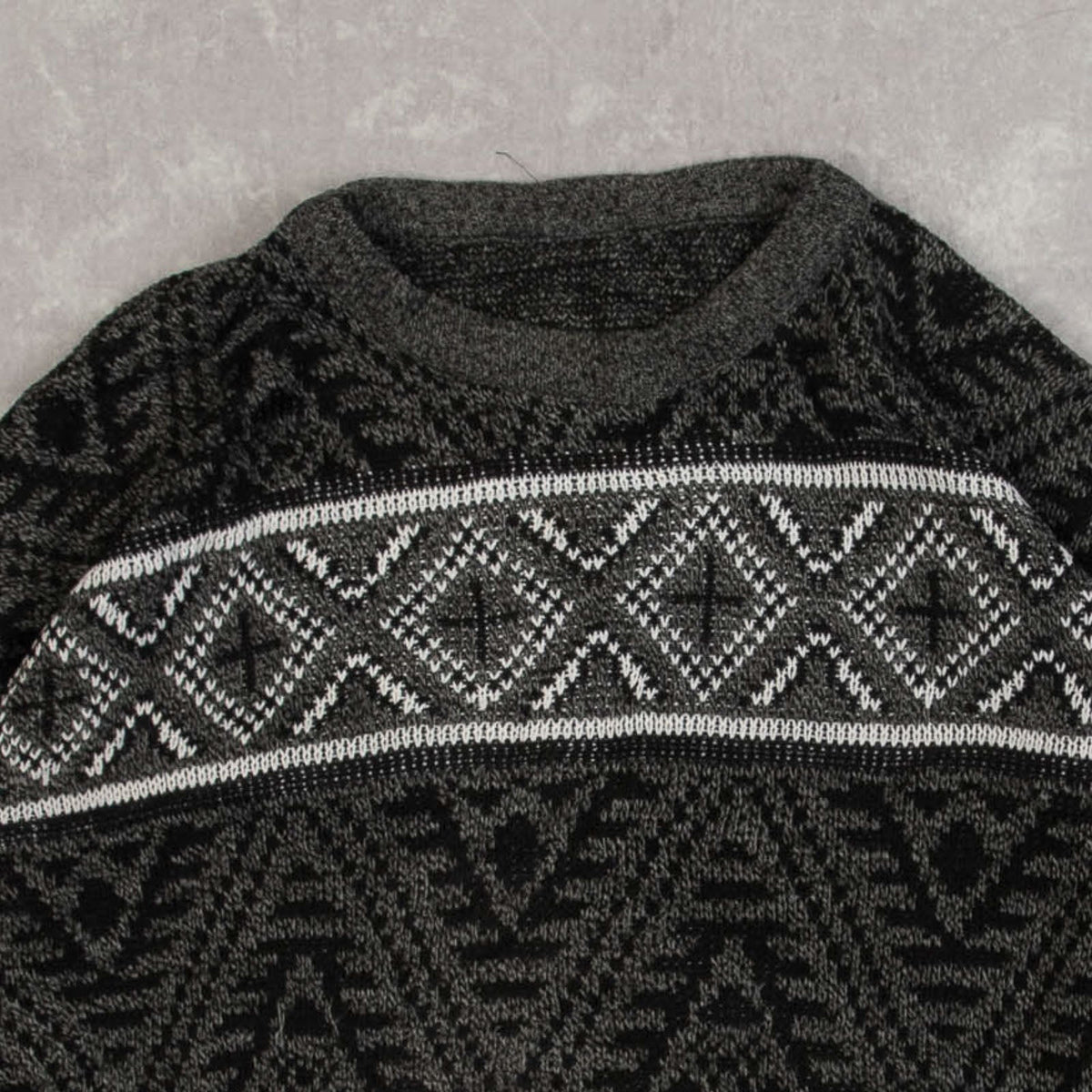 MEN'S VINTAGE 1990S PATTERNED KNITTED JUMPER - MEDIUM