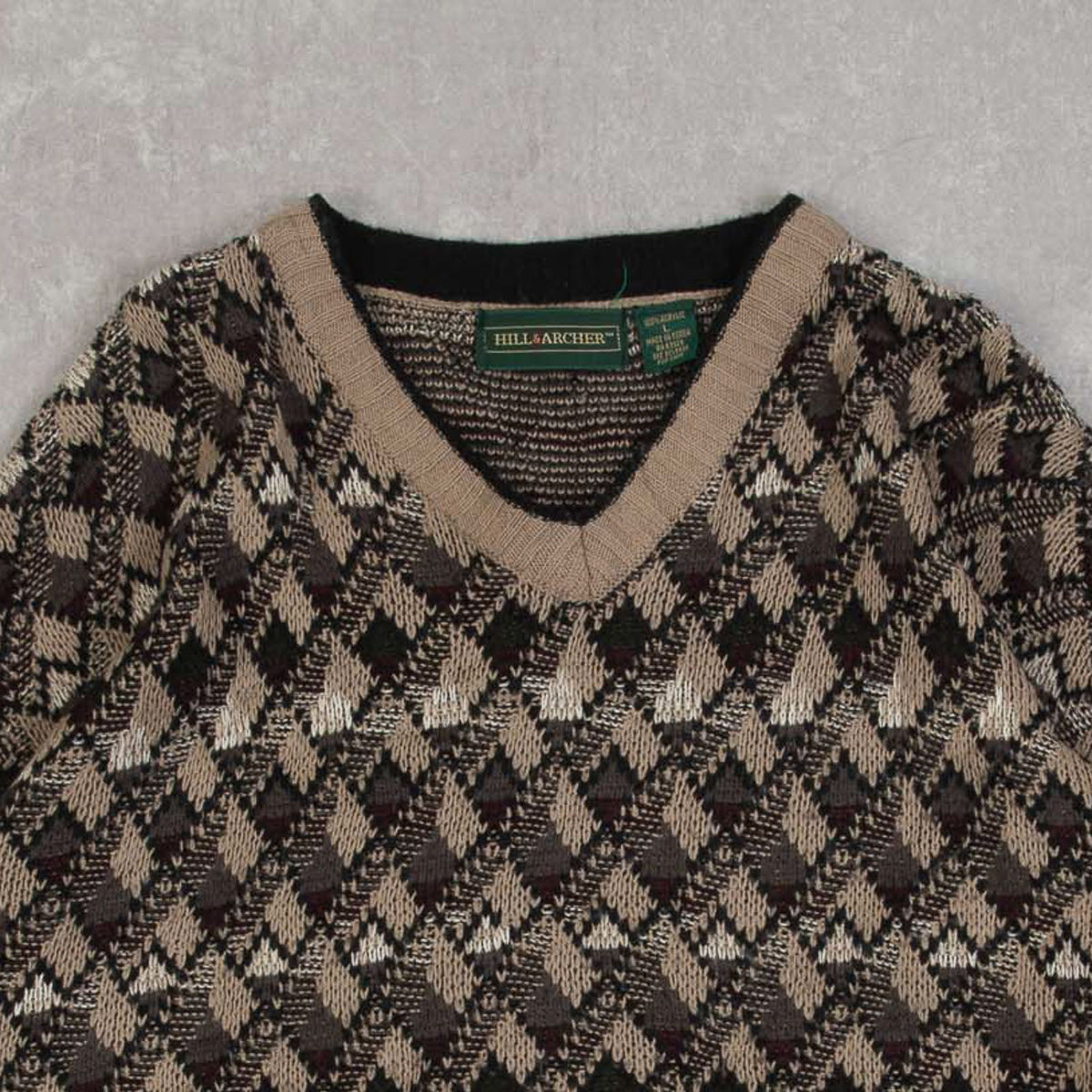 WOMEN'S VINTAGE 1990S PATTERNED V-NECK KNITTED JUMPER - LARGE