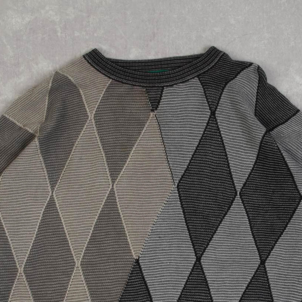 MEN'S VINTAGE 1990S DIAMOND PATTERNED KNITTED JUMPER - X-LARGE