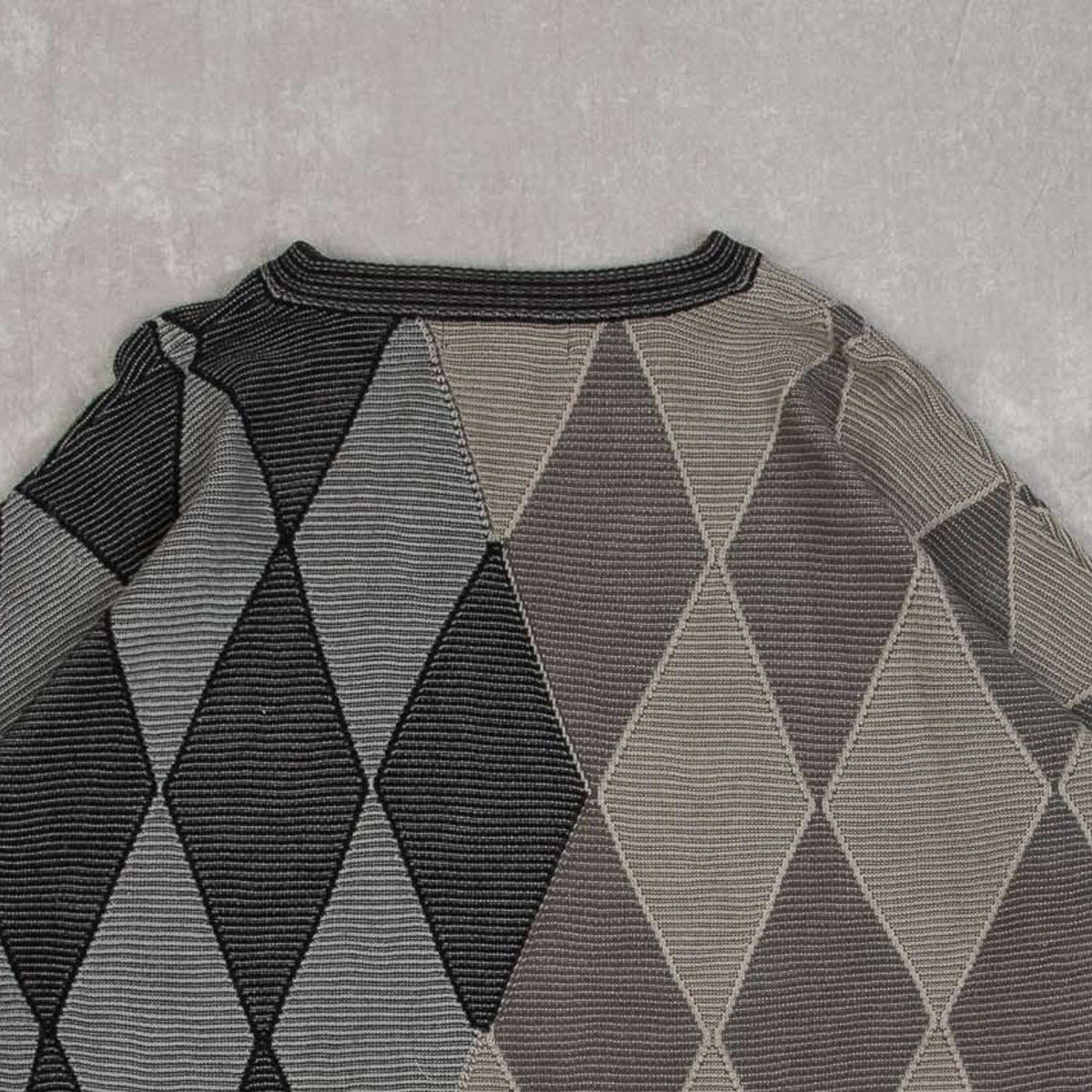 MEN'S VINTAGE 1990S DIAMOND PATTERNED KNITTED JUMPER - X-LARGE