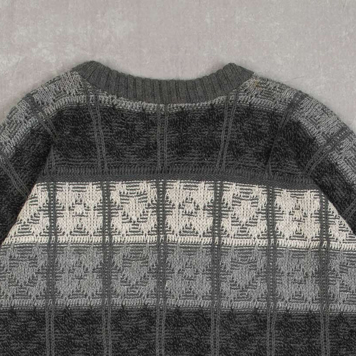 MEN'S VINTAGE 1990S STRUCTURED PATTERNED KNITTED JUMPER - LARGE