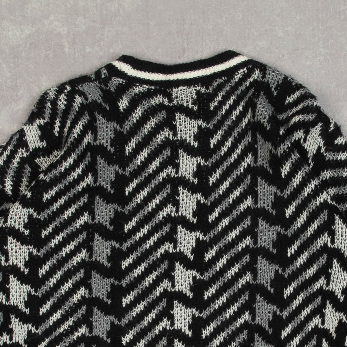 MEN'S VINTAGE 1990S PATTERNED KNITTED JUMPER - LARGE