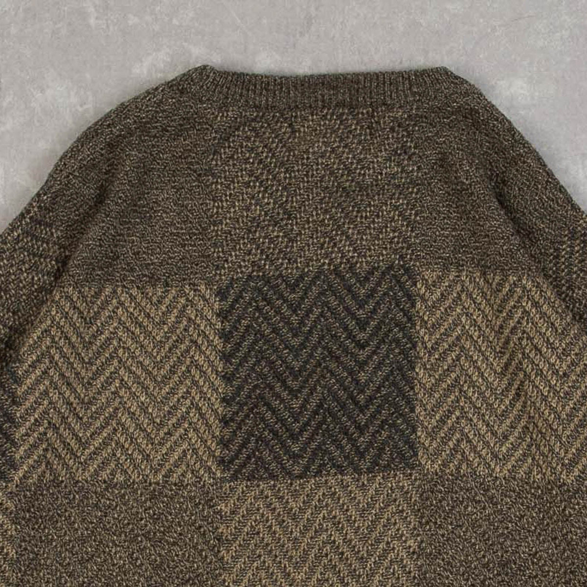 MEN'S VINTAGE 1990S CHECKERBOARD PATTERNED KNITTED JUMPER - X-LARGE