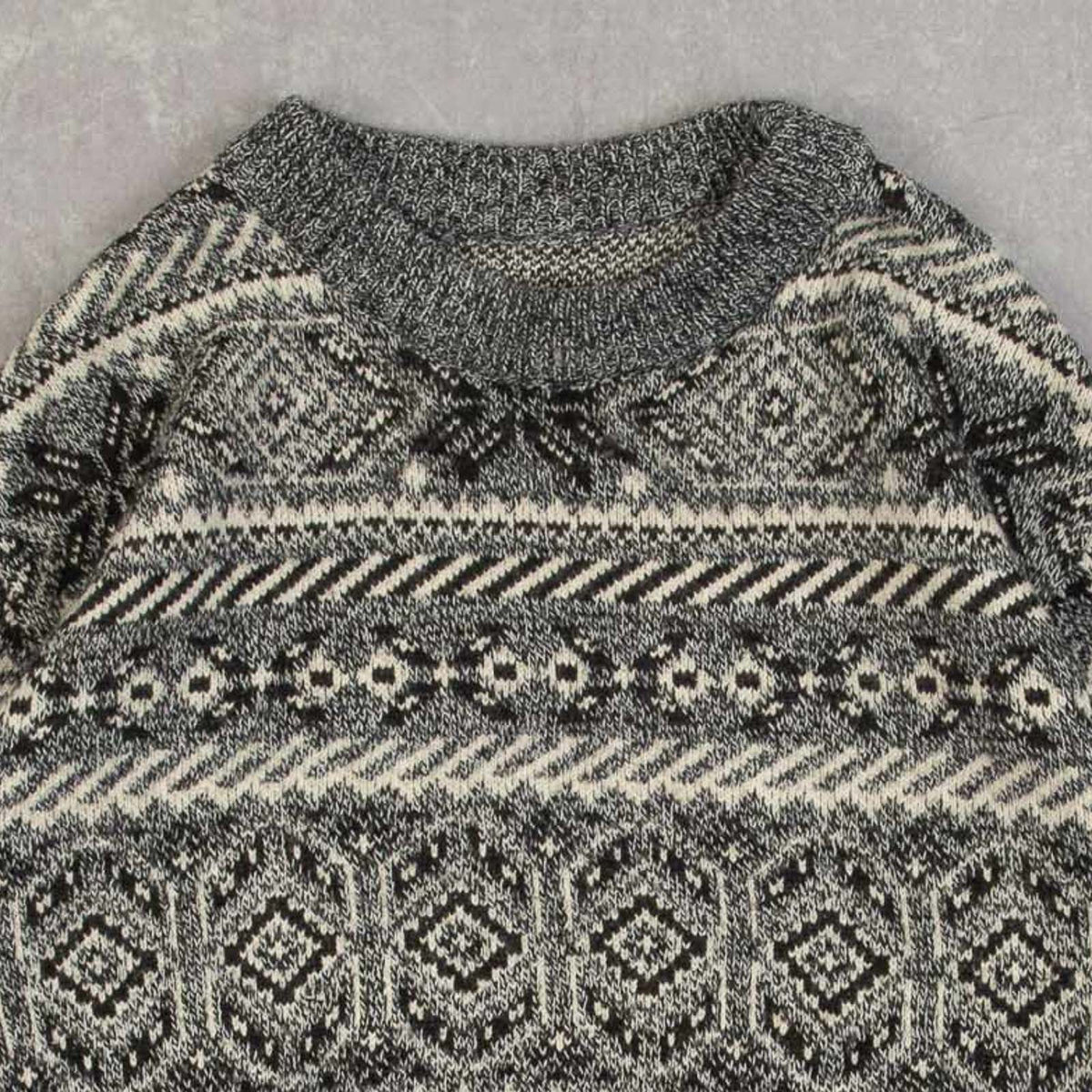 WOMEN'S VINTAGE 1980S PATTERNED KNITTED JUMPER - LARGE