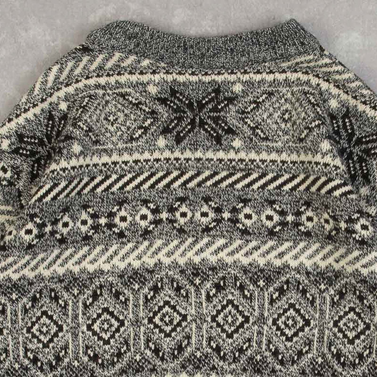 WOMEN'S VINTAGE 1980S PATTERNED KNITTED JUMPER - LARGE