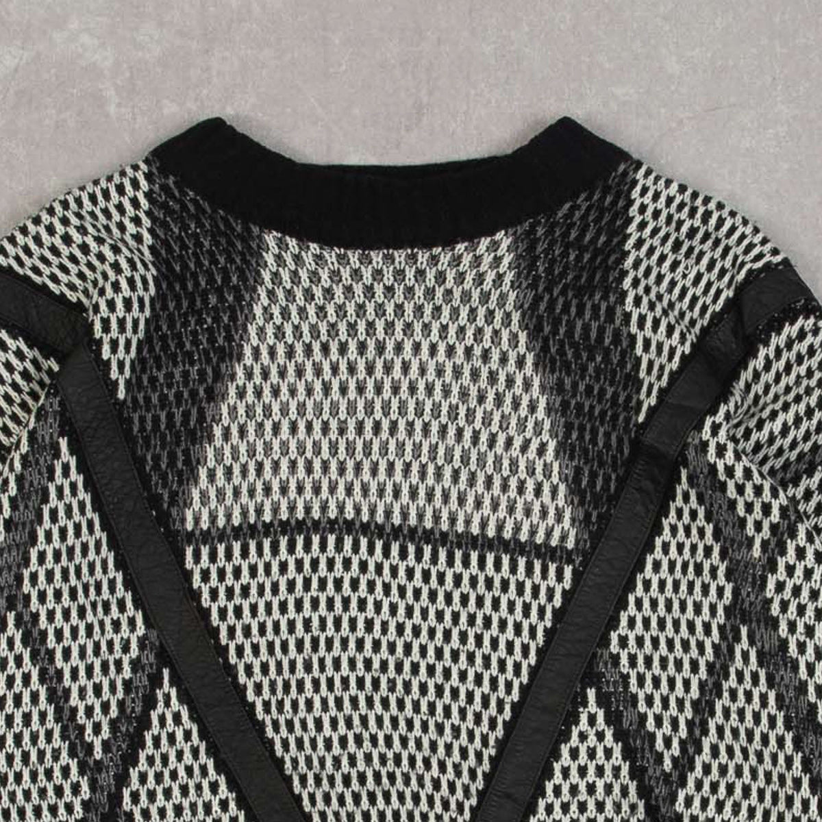 MEN'S VINTAGE 1990S PATTERNED LEATHER PATCH KNITTED JUMPER - X-LARGE