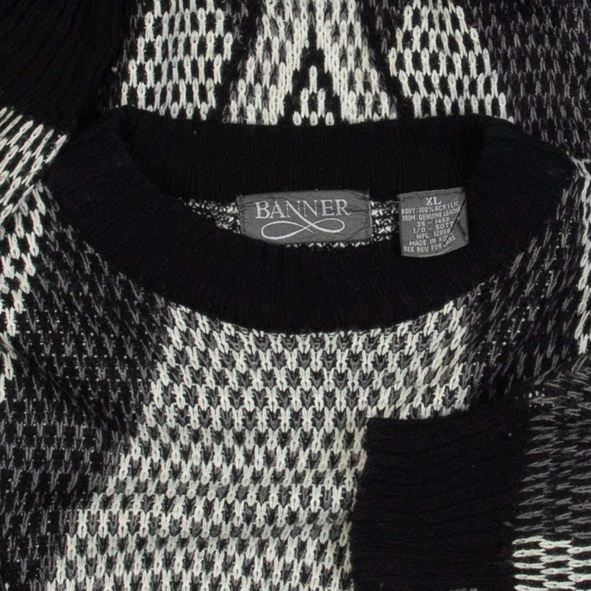 MEN'S VINTAGE 1990S PATTERNED LEATHER PATCH KNITTED JUMPER - X-LARGE