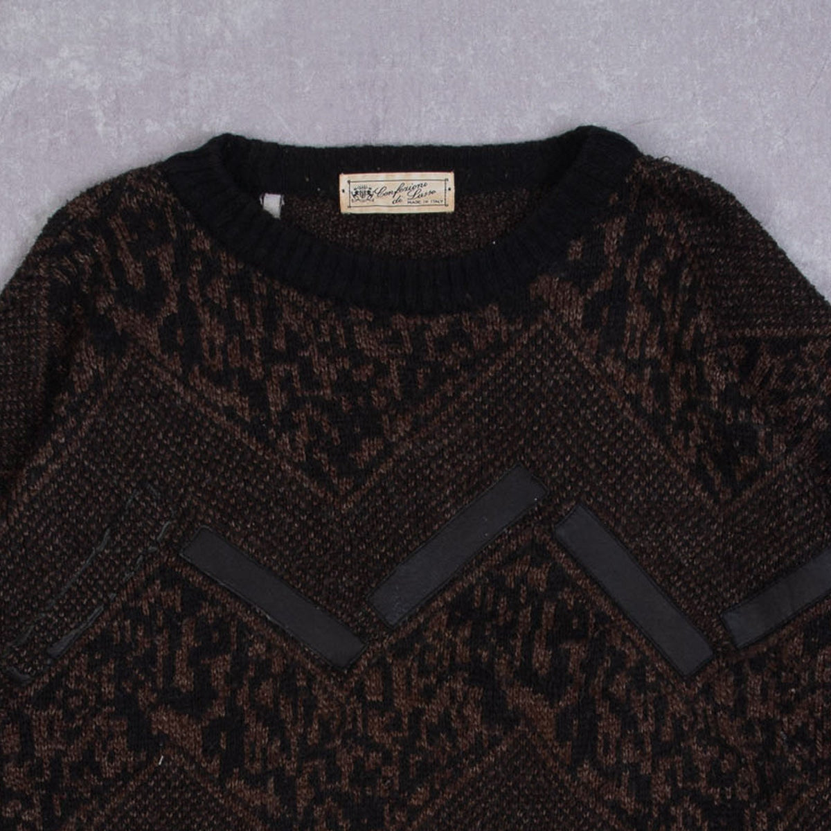 MEN'S VINTAGE 1980S LEATHER PATCH PATTERNED KNITTED JUMPER - LARGE