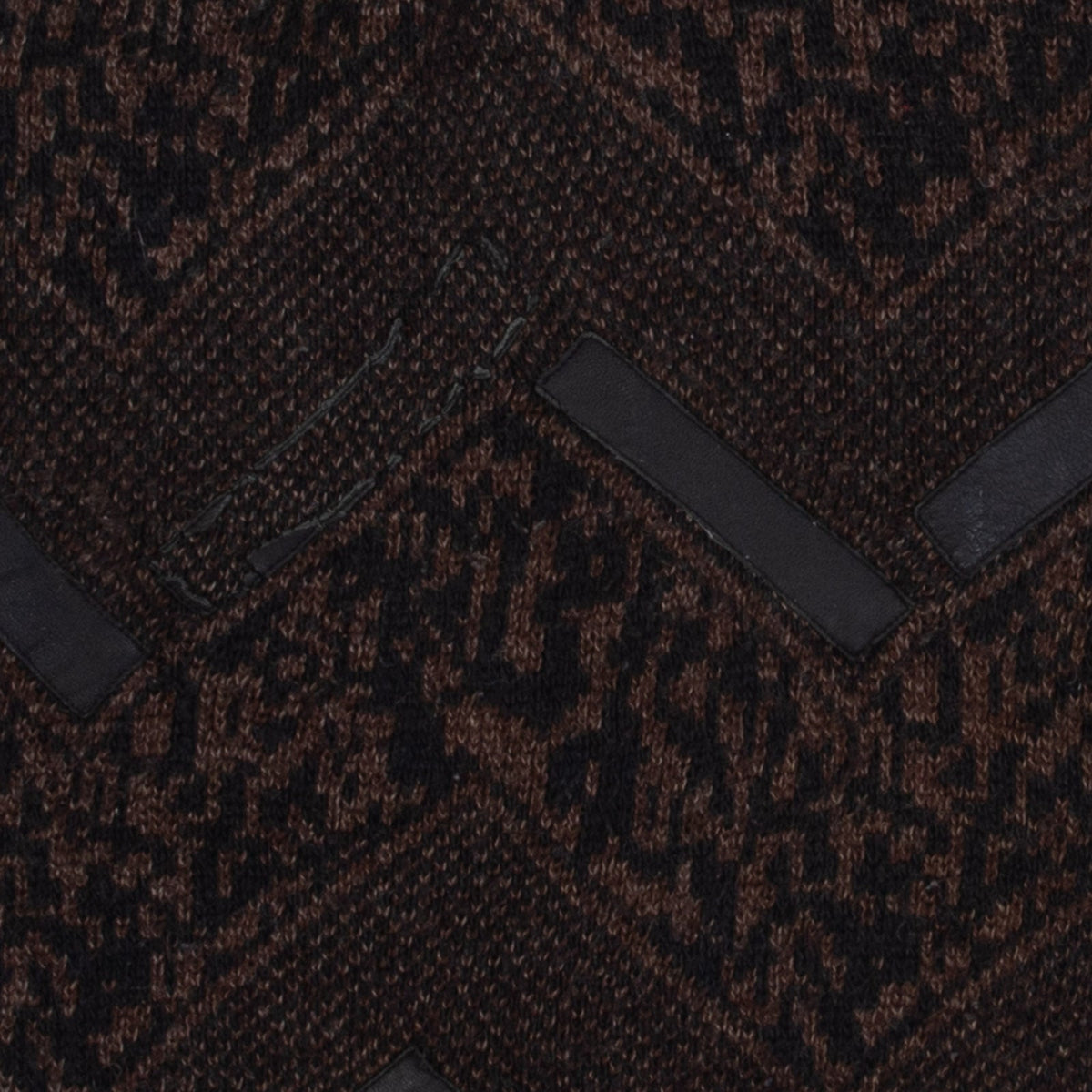 MEN'S VINTAGE 1980S LEATHER PATCH PATTERNED KNITTED JUMPER - LARGE
