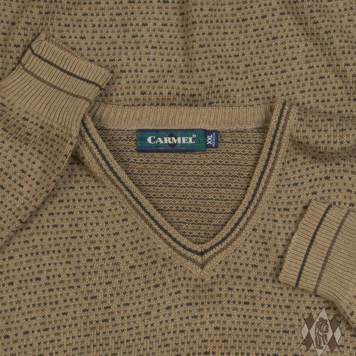 MEN'S VINTAGE 1990S PATTERNED V-NECK KNITTED JUMPER - XX-LARGE