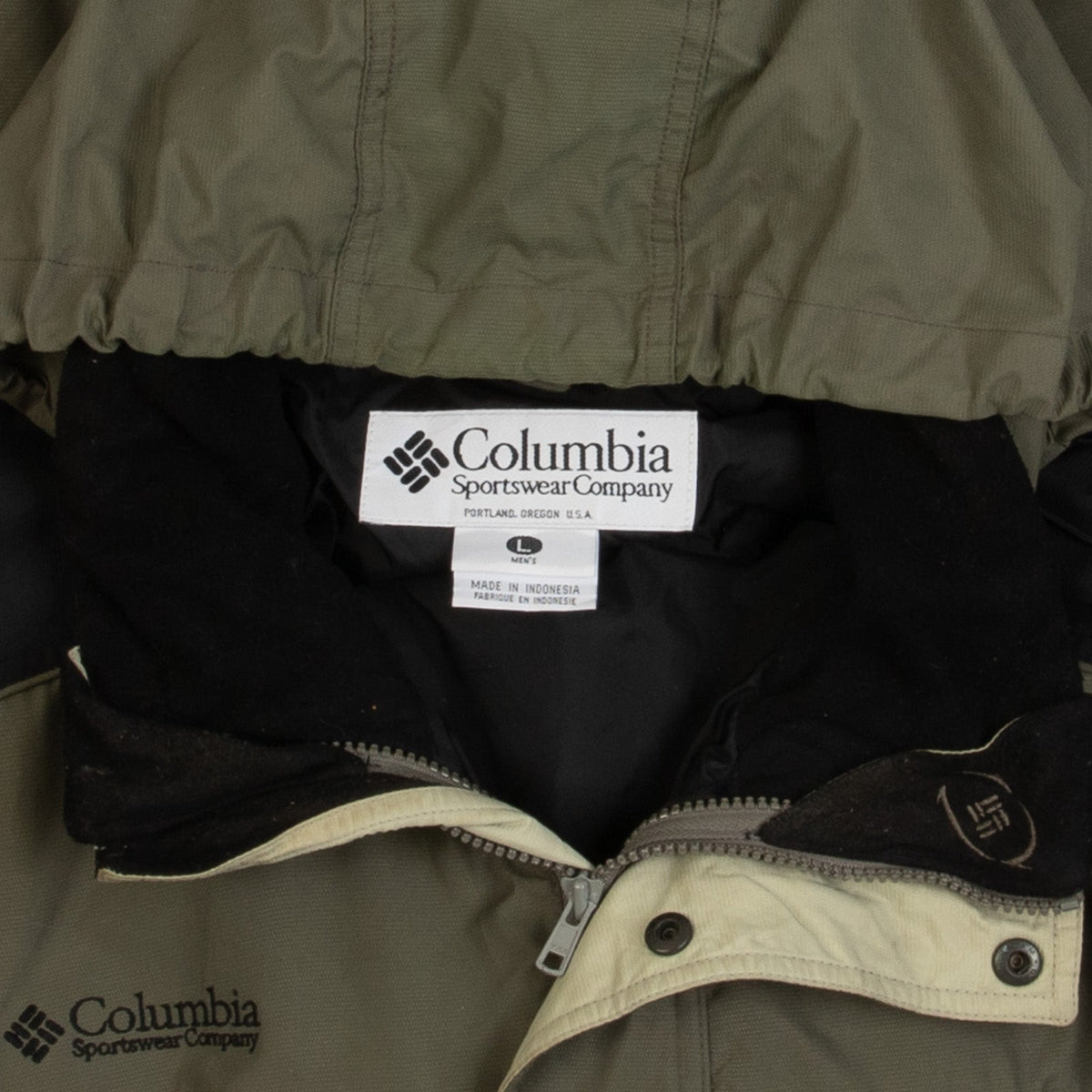 MEN'S VINTAGE COLUMBIA HOODED JACKET - LARGE
