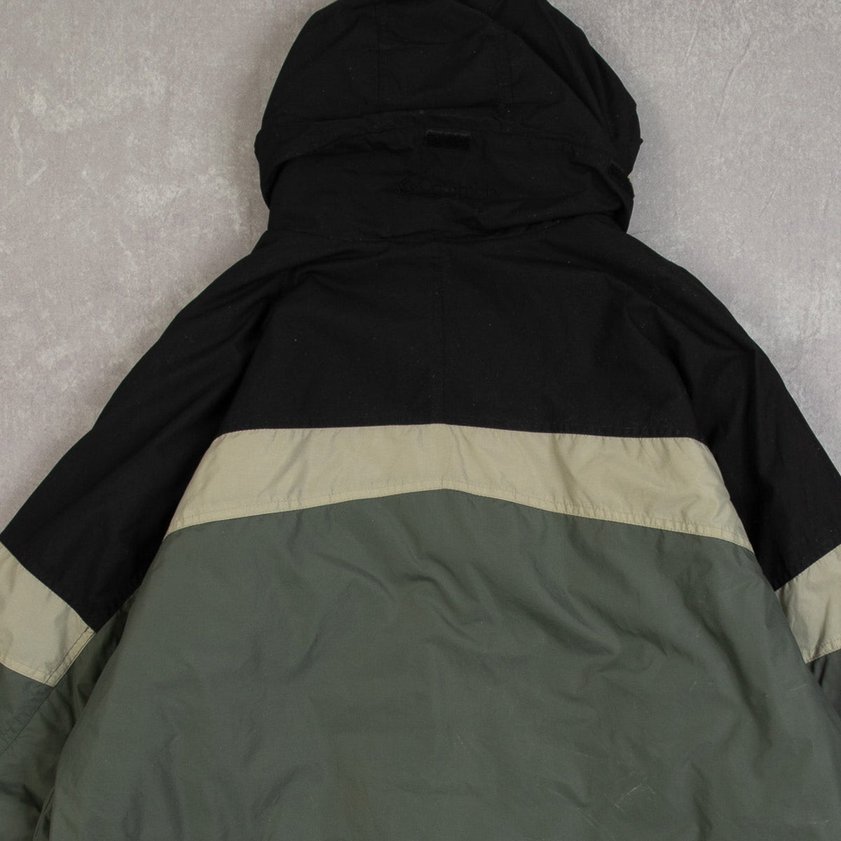MEN'S VINTAGE COLUMBIA HOODED JACKET - LARGE