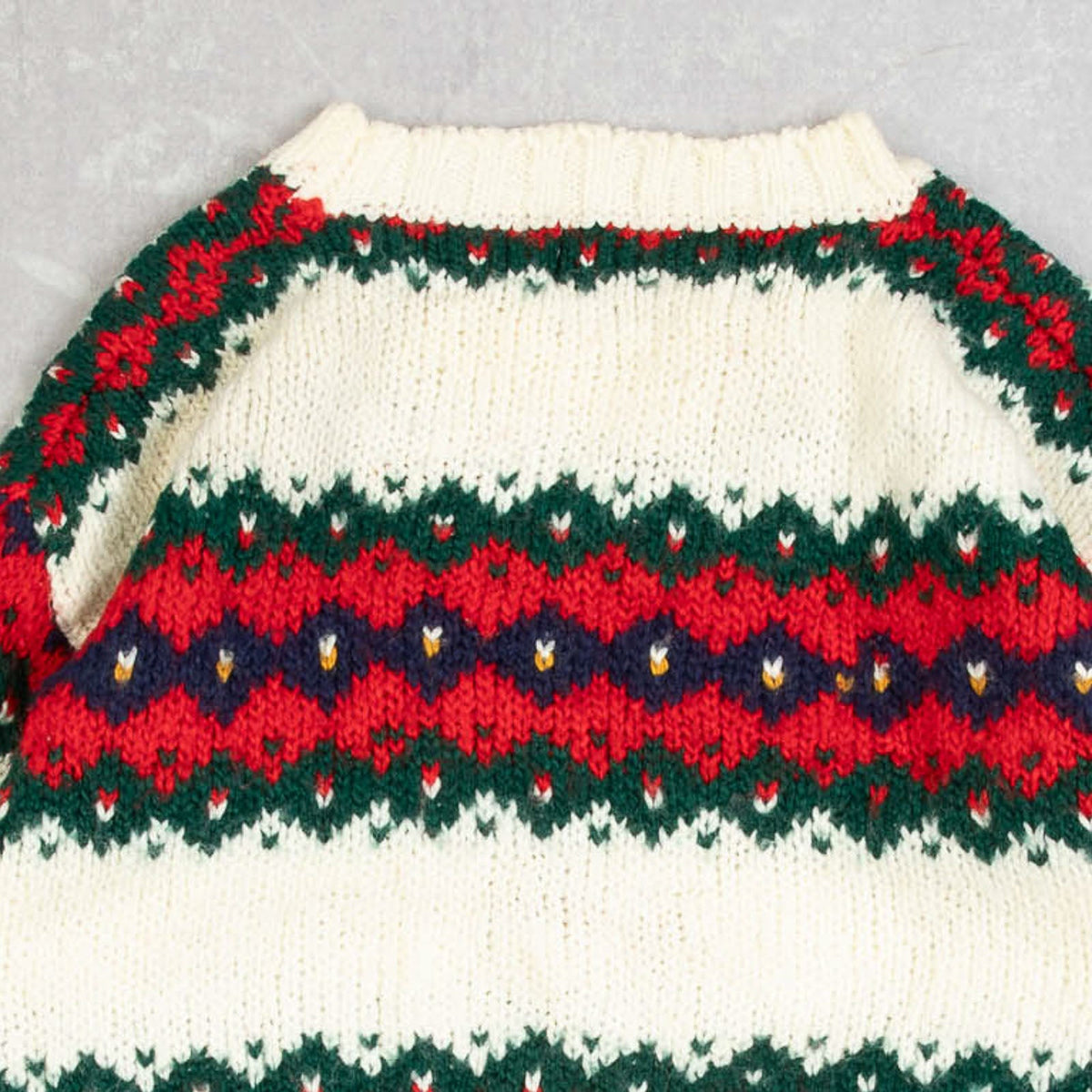 MEN'S VINTAGE 1980S PATTERNED HAND KNITTED JUMPER - SMALL