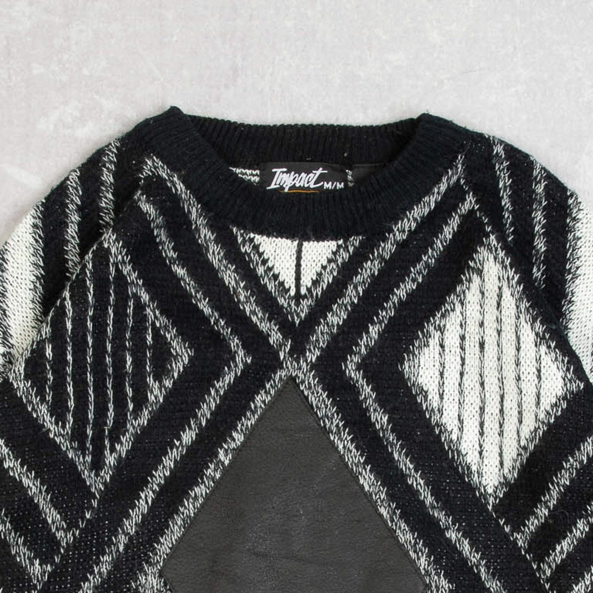 MEN'S VINTAGE 1980S LEATHER PATCH PATTERNED KNITTED JUMPER - MEDIUM