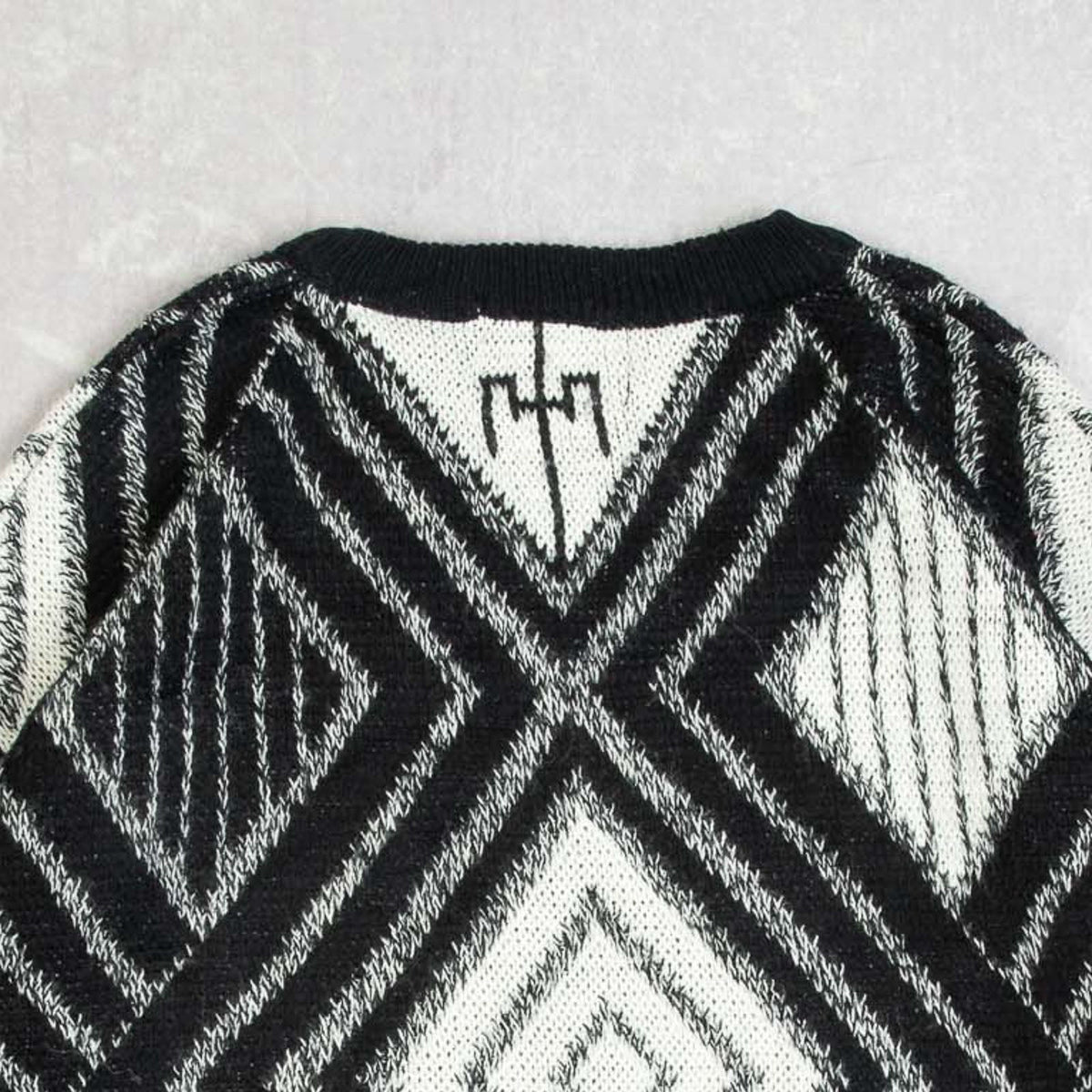 MEN'S VINTAGE 1980S LEATHER PATCH PATTERNED KNITTED JUMPER - MEDIUM
