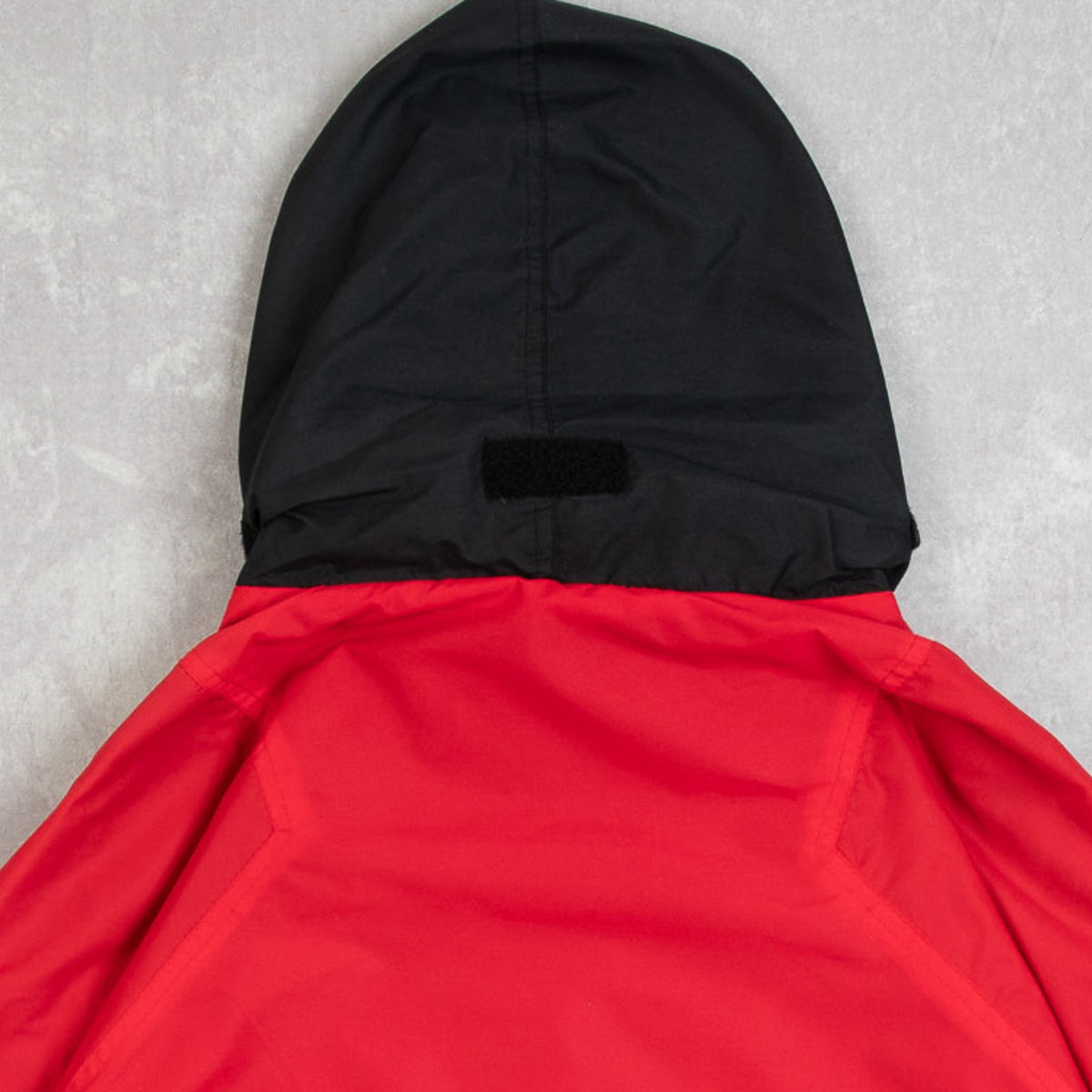 MEN'S VINTAGE 1990S HOODED WATERPROOF BOMBER JACKET - MEDIUM