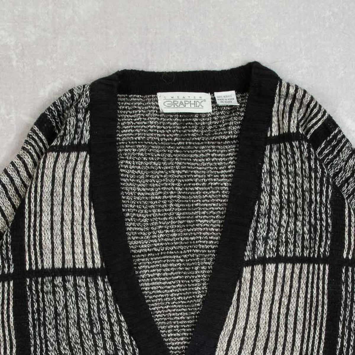 MEN'S VINTAGE 1990S GRID STRIPED KNITTED CARDIGAN - MEDIUM