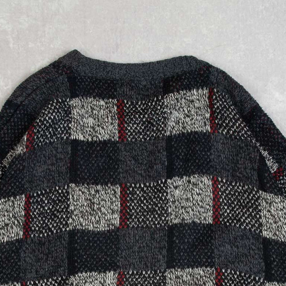 MEN'S VINTAGE 1990S CHECKERBOARD PATTERNED KNITTED CARDIGAN - LARGE