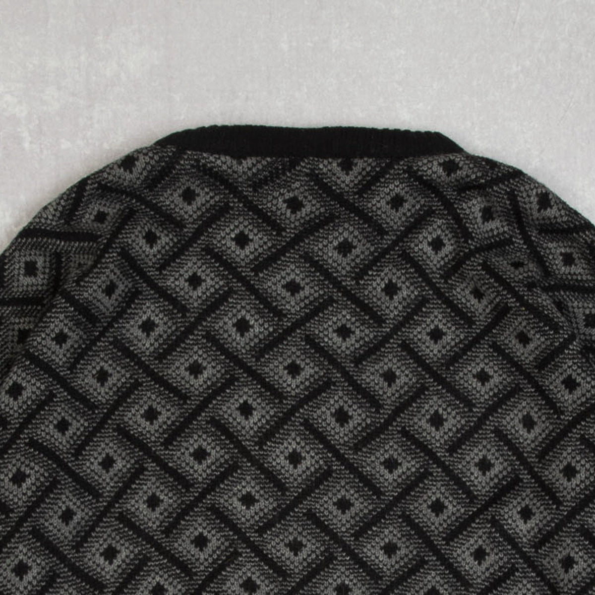 MEN'S VINTAGE 1990S PATTERNED KNITTED JUMPER - X-LARGE